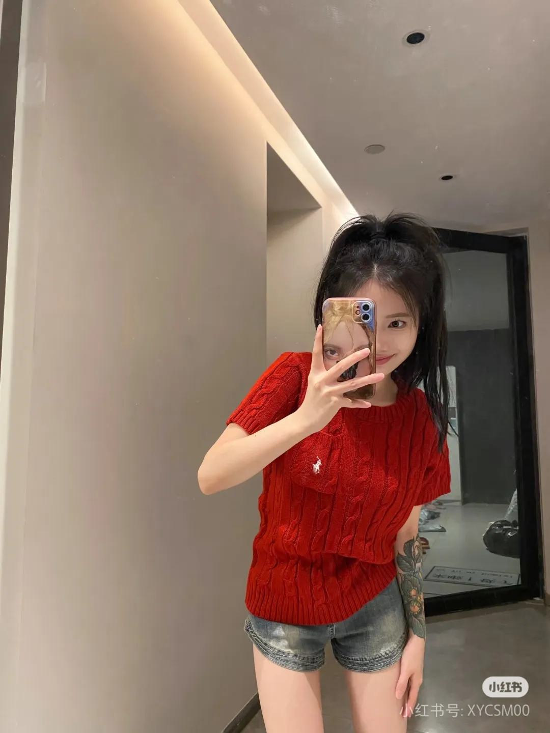 P154 💰 "Top quality" Style number: DS222# (not off the shelves all year round) [Ralph Lauren round neck pocket style solid color pony embroidered logo knitted short sleeves] ✅Ralph Lauren Ralph Lauren classic basic pocket all-match style goddess knitted short sleeves for all seasons ✅Main supplier platform live broadcast Wholesale entity Replenish when out of stock Not off the shelf ✅ZP quality 1:1 version Scan the code to enter the GF website Counter quality ✅Details and quality are the only one in Guangzhou. Imported quality cotton yarn, focusing on high-end, cost-effective, good quality needless to say. ✅The version is restored to the original order. The maximum size can be worn up to 160 pounds. Loose, comfortable and stress-free. ✅The upper body is simple and easy to match. A must-have for goddess ootd. Good-looking clothes are never picky. A must-have in the goddess’ wardrobe. Size: S-XL. Color: White, almond, purple, orange, gray, yellow, black, khaki, pink, navy, rose, green. Chinese red olive green light blue white label light blue blue label